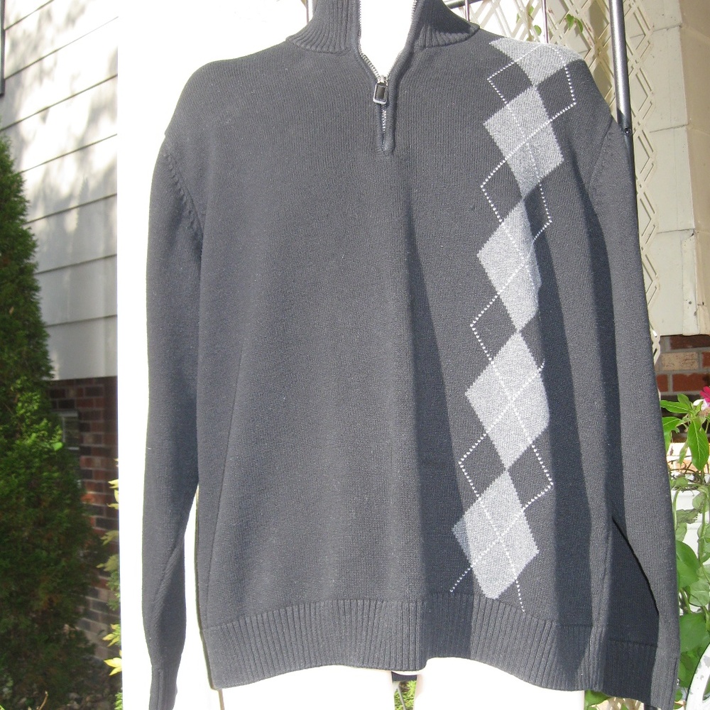OSCAR DE LA RENTA MEN'S BLACK/GRAY ARGYLE SWEATER - Picture 4 of 8
